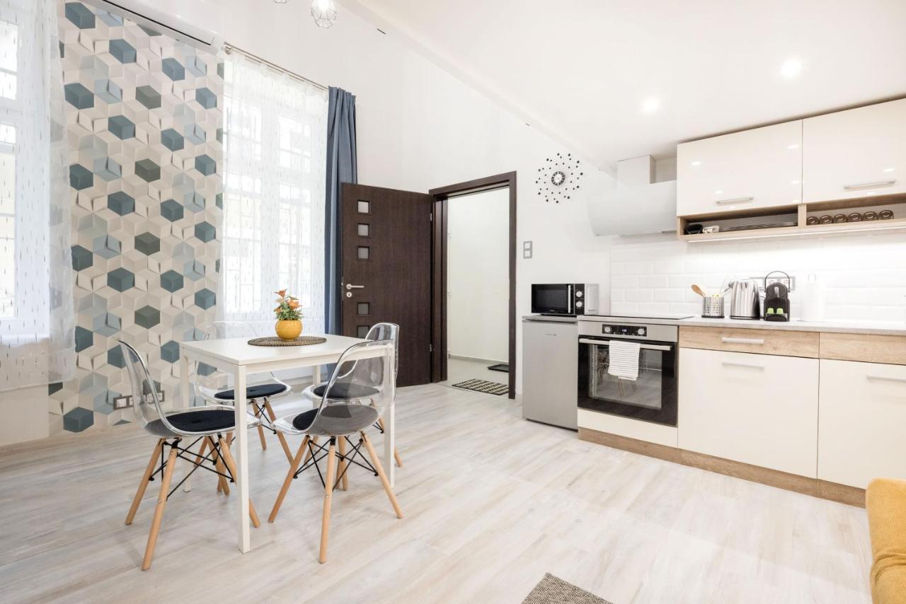 Mirror Apartmán
